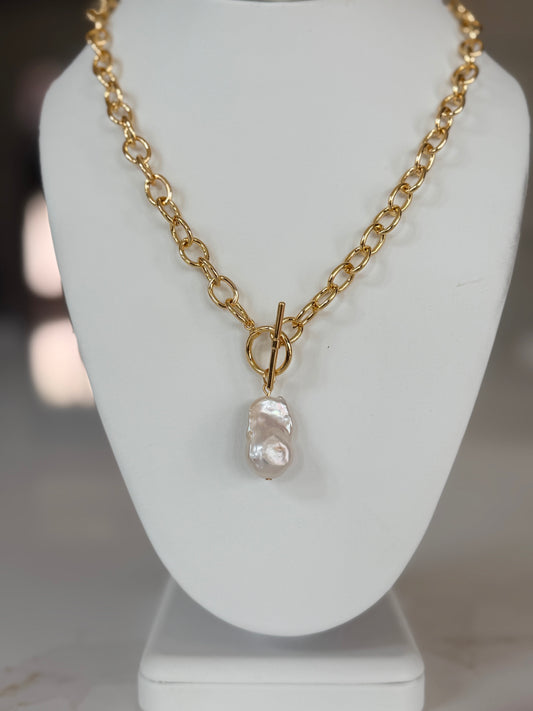Baroque Pearl on Toggle Chain