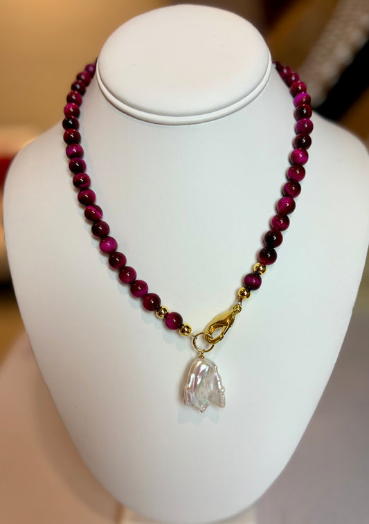 LNB necklace magenta w pearl